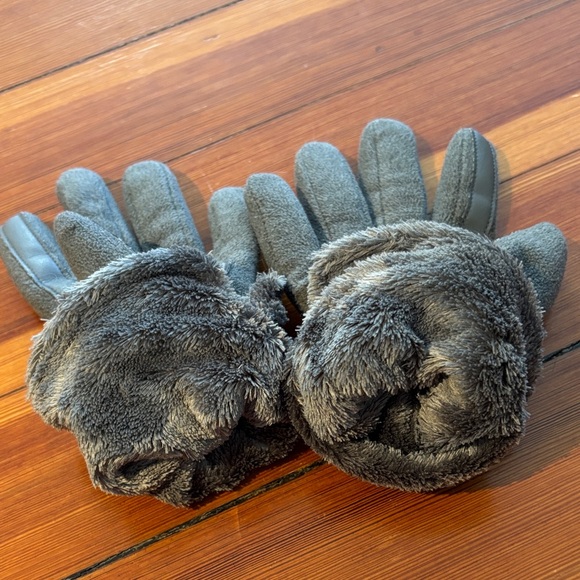 Isotoner Gray Touchscreen Fleece-Lined Gloves - Picture 5 of 5